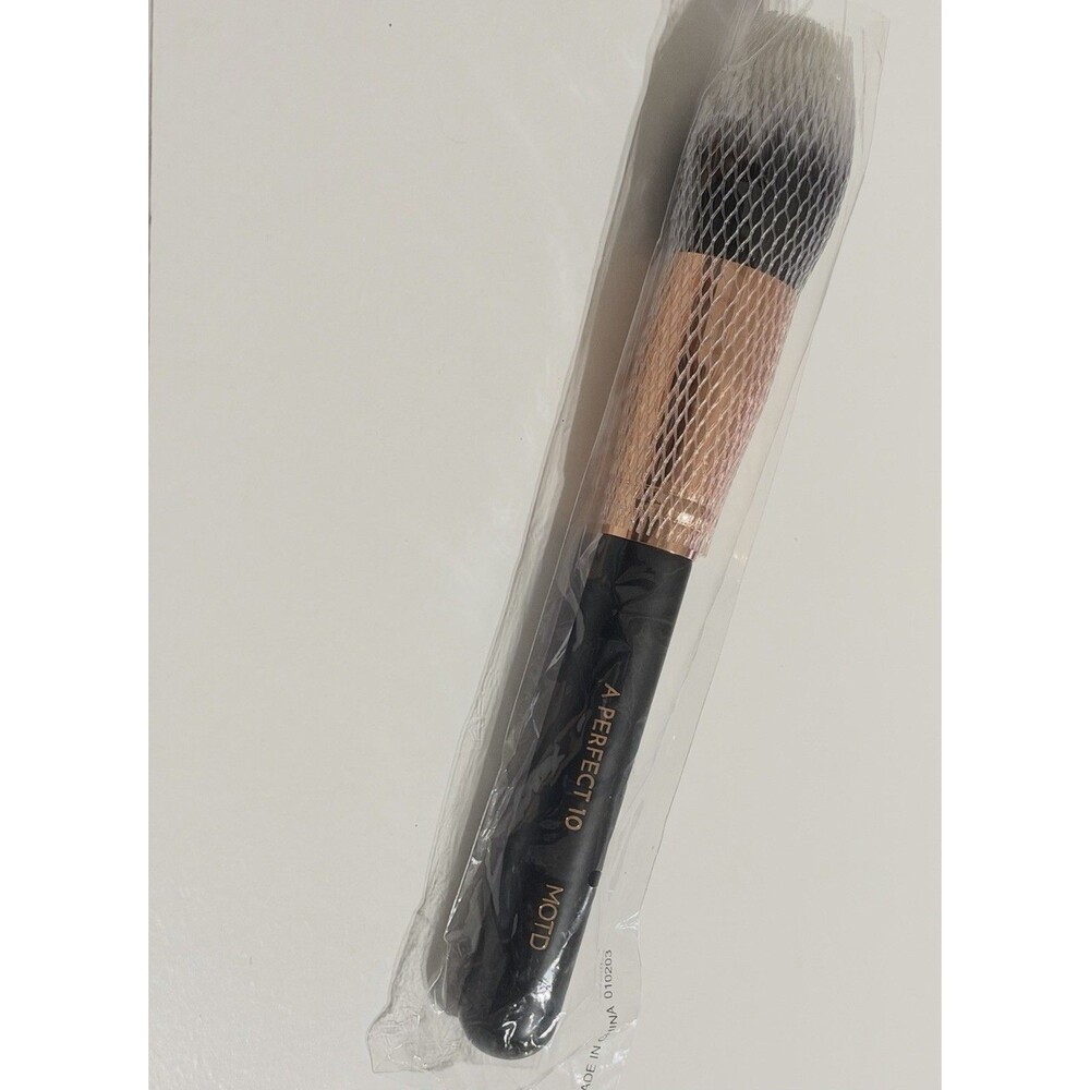 MOTD Cosmetics A Perfect 10 Large Fat Tapered Makeup Brush Black Rose Gold Vegan